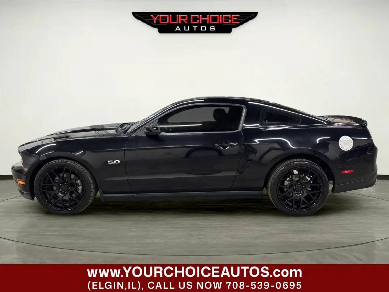 Used 2012 Ford Mustang GT Premium RWD image 2