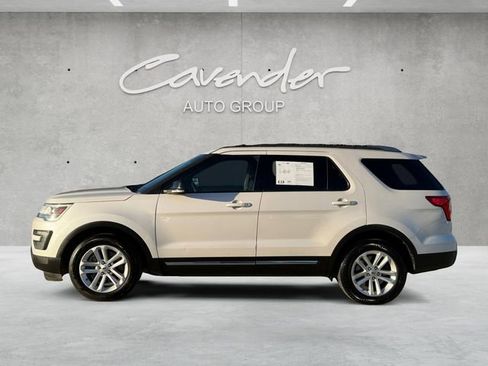 Used 2016 Ford Explorer XLT w/ Equipment Group 201A image 13