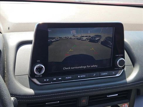Used 2023 Nissan Rogue SV FWD image 14
