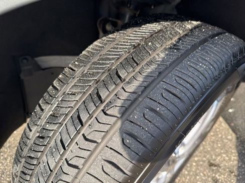 Used 2023 Honda HR-V LX image 12