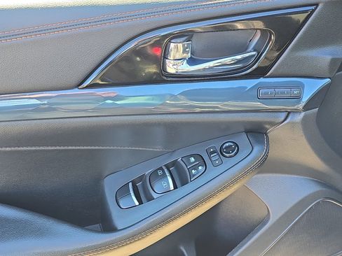 Used 2022 Nissan Maxima SR w/ Sport Mat Group image 11