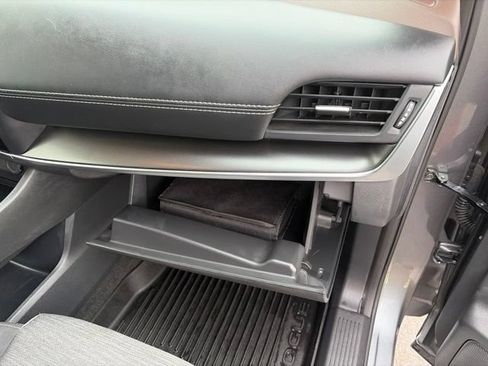 Used 2023 Nissan Rogue SV FWD image 38