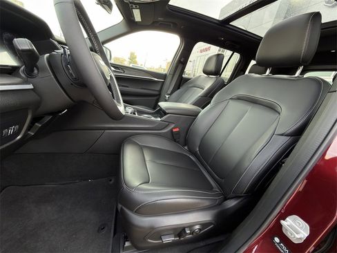 New 2025 Jeep Grand Cherokee Limited w/ Black Appearance Package image 19