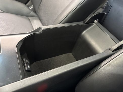 Used 2020 Toyota Camry XSE image 34