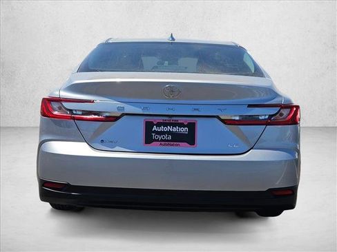 Used 2025 Toyota Camry SE FWD image 7