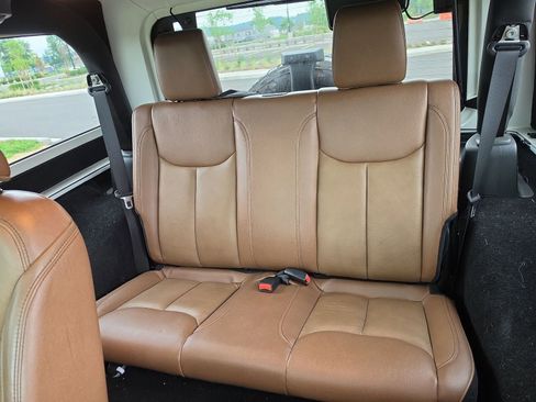 Used 2017 Jeep Wrangler Sahara w/ Dual Top Group AWD/4WD image 12