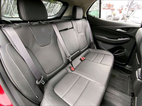 Used 2022 Buick Encore GX Essence w/ Experience Buick Package image 39