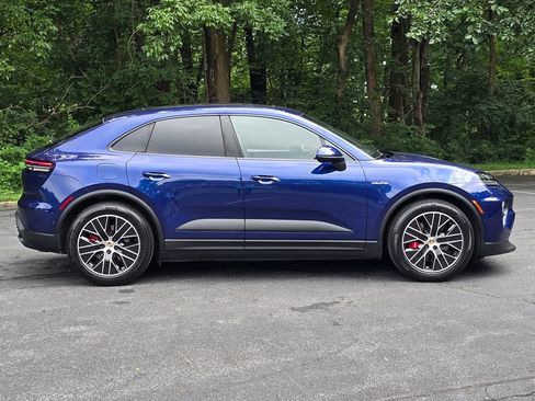 Used 2025 Porsche Macan 4S Electric w/ Premium Package AWD/4WD image 7