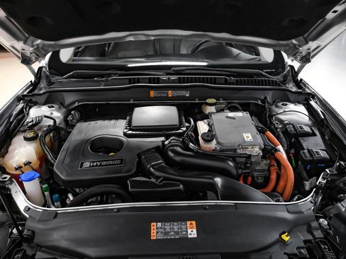 Used 2017 Ford Fusion SE FWD image 47