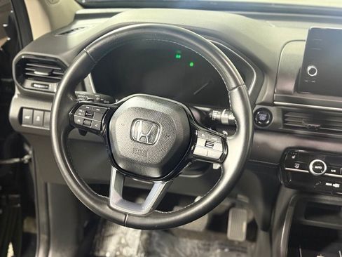 Used 2023 Honda Pilot Touring image 12