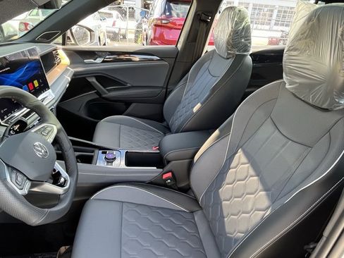 New 2026 Volkswagen Tiguan SEL R-Line AWD/4WD image 17