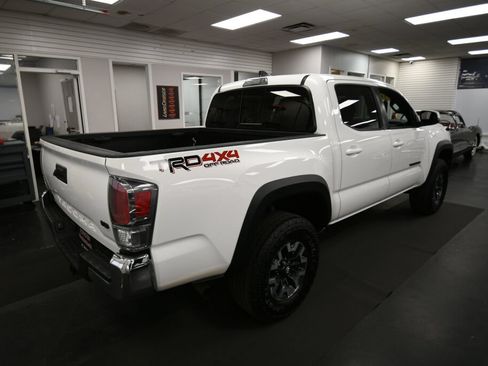 Used 2023 Toyota Tacoma TRD Off-Road AWD/4WD image 7
