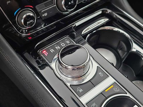 Used 2019 Jaguar XJ R-Sport image 30