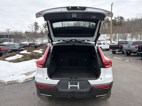 Used 2019 Volvo XC40 T5 R-Design image 33