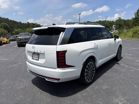 Used 2026 Hyundai Palisade Calligraphy FWD image 5
