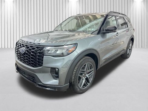 New 2026 Ford Explorer ST-Line w/ ST-Line Street Pack AWD/4WD image 10