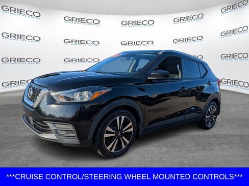 Used 2020 Nissan Kicks SV image 3