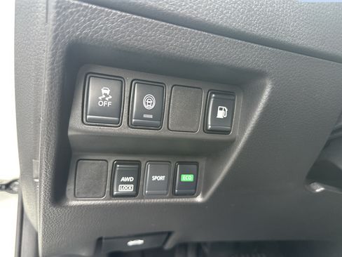 Used 2020 Nissan Rogue S AWD/4WD image 13