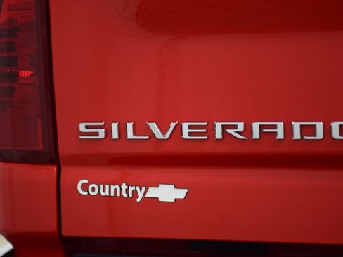 Used 2024 Chevrolet Silverado 2500 Custom w/ Custom Value Package image 26