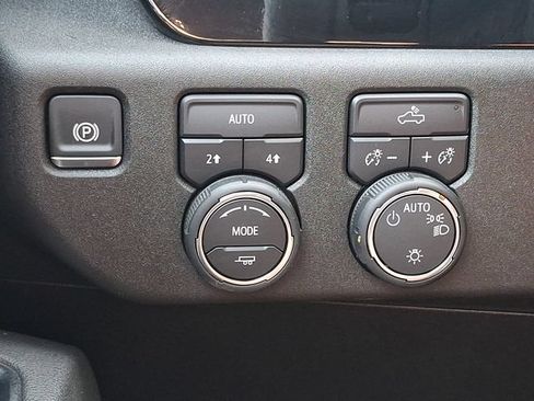 Used 2026 Chevrolet Silverado 1500 LT AWD/4WD image 25