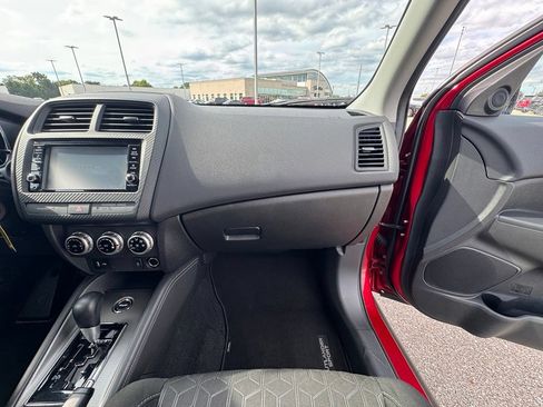 Used 2024 Mitsubishi Outlander Sport ES AWD/4WD image 29