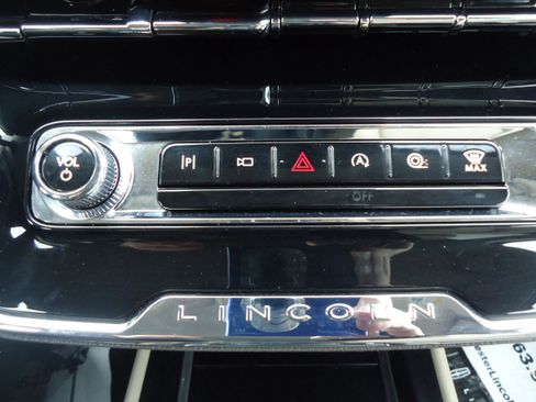 Used 2023 Lincoln Corsair AWD w/ Equipment Group 101A image 19