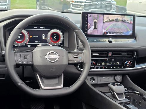 Used 2025 Nissan Rogue SL w/ Tech Package AWD/4WD image 40