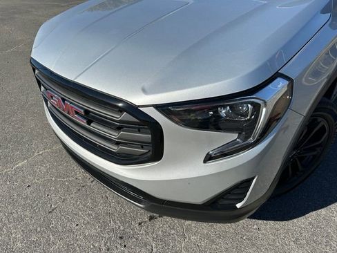 Used 2020 GMC Terrain SLE w/ Elevation Edition image 9