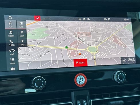 Certified 2023 Porsche Macan image 19