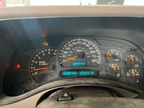 Used 2003 GMC Sierra 1500 SLT w/ SLT Preferred Equipment Group AWD/4WD image 7