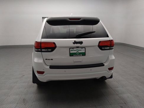 Used 2017 Jeep Grand Cherokee Altitude AWD/4WD image 6