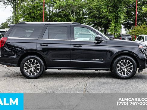 Used 2025 Ford Expedition Platinum AWD/4WD image 9