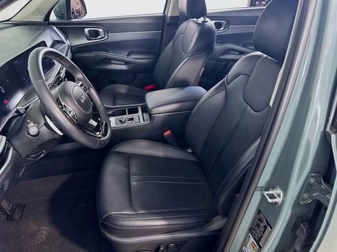 Used 2025 Kia Sorento EX image 18