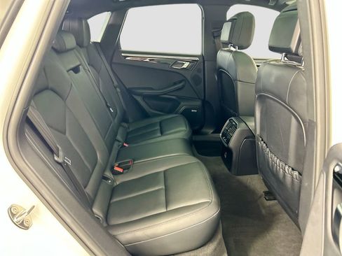 Used 2022 Porsche Macan AWD/4WD image 21