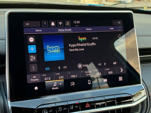 Used 2025 Jeep Compass Trailhawk image 20