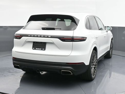 Used 2022 Porsche Cayenne image 8