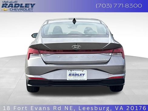Used 2023 Hyundai Elantra Blue image 4