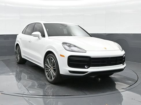 Certified 2022 Porsche Cayenne Turbo image 11