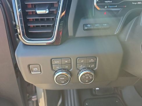 Used 2024 GMC Sierra 1500 Denali w/ Denali Reserve Package AWD/4WD image 26