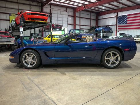 Used 2000 Chevrolet Corvette Convertible w/ Memory Pkg RWD image 4