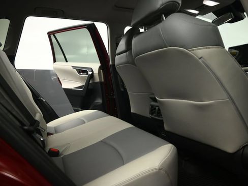 Used 2022 Toyota RAV4 XLE Premium FWD image 53