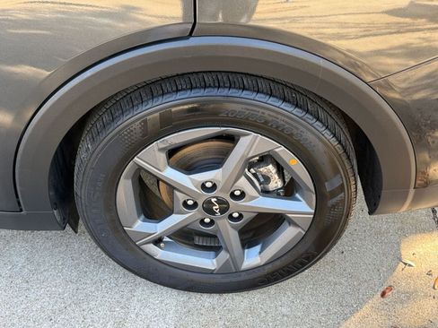 Used 2025 Kia K4 LXS image 31