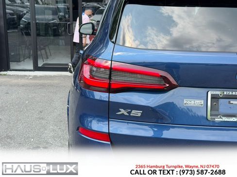 Used 2022 BMW X5 xDrive45e w/ M Sport Package AWD/4WD image 26