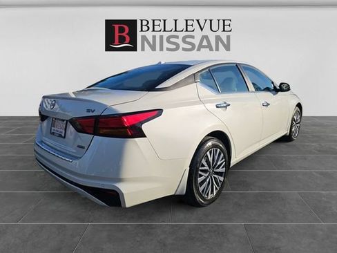 Used 2023 Nissan Altima 2.5 SV AWD/4WD image 5