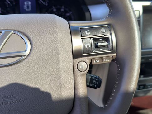 Used 2018 Lexus GX 460 Luxury AWD/4WD image 25