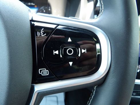 Used 2020 Volvo V60 T6 R-Design FWD image 18