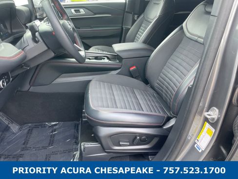 Used 2025 Ford Explorer ST-Line AWD/4WD image 9