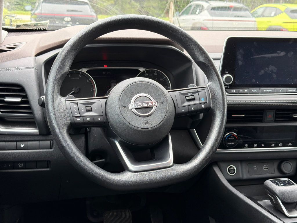 Used 2023 Nissan Rogue SV AWD/4WD image 18