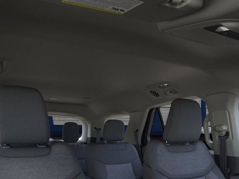 New 2025 Ford Explorer Active image 22