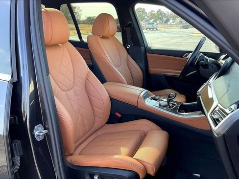 Used 2023 BMW X5 xDrive40i w/ Parking Assistance Package image 8